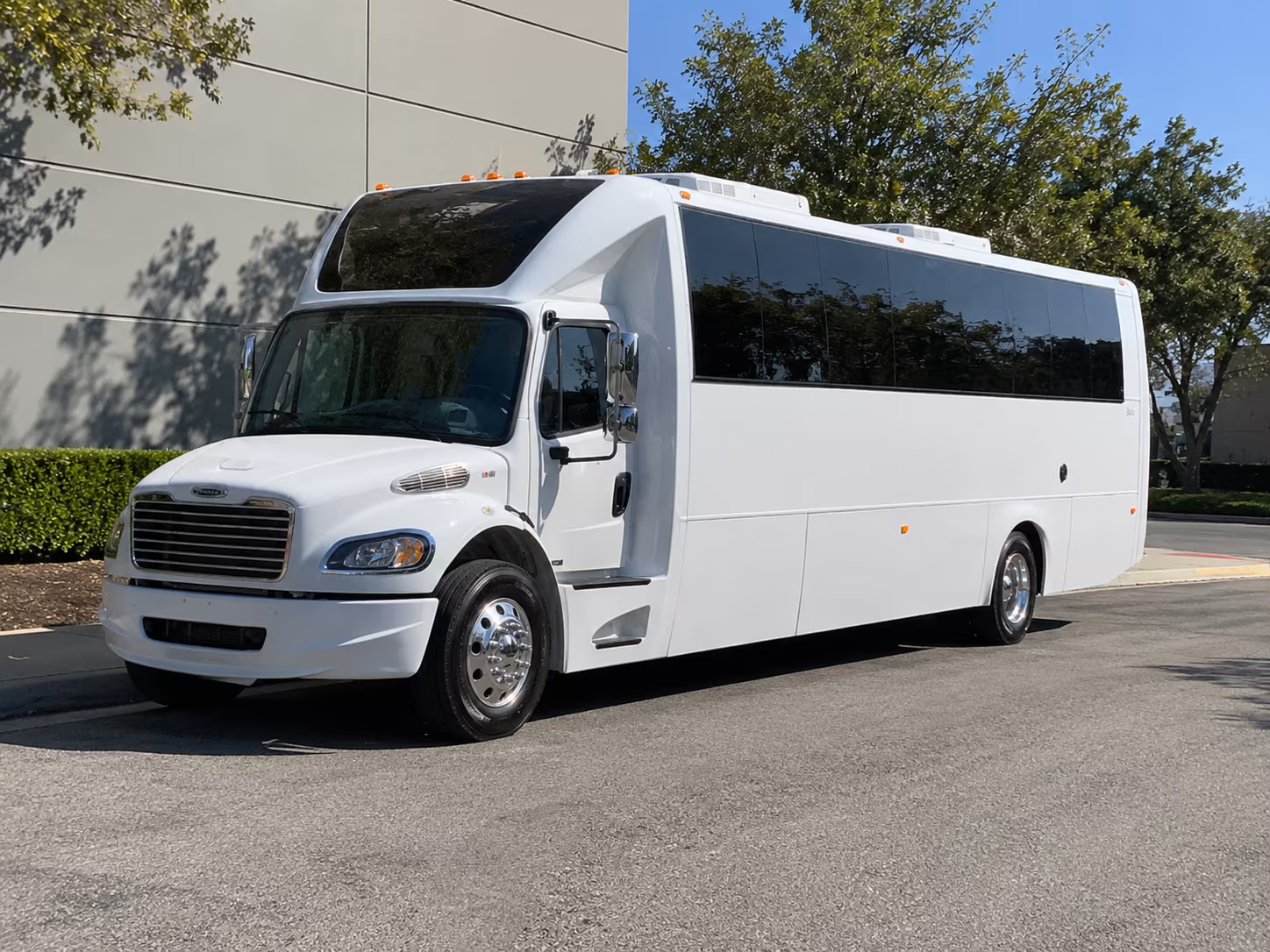 compare party buses and minibuses for every brandon prom group size