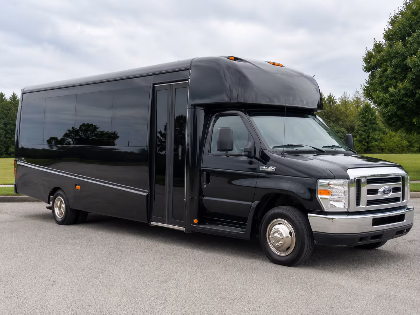 lakeland easy employee shuttles with a lakeland bus rental
