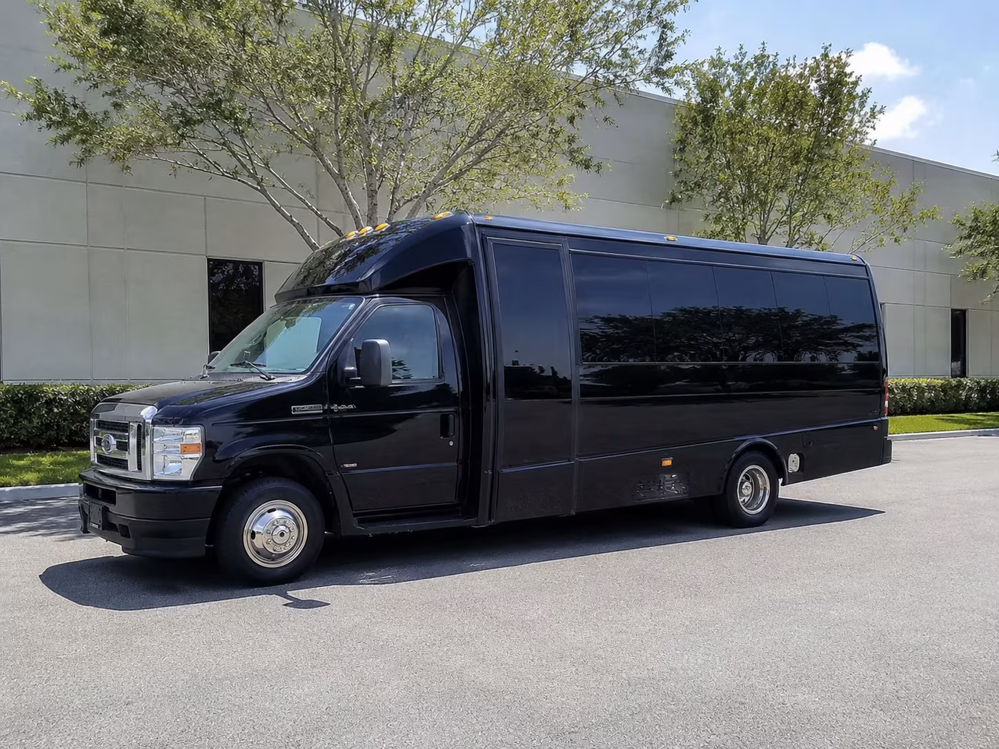 shuttle buses between brandon hotels and your tampa bay venue