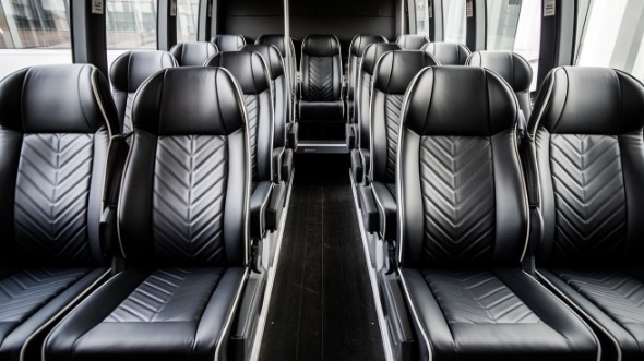 15 passenger minibus rental bradenton