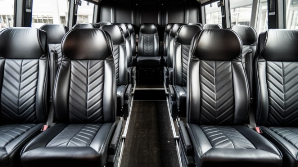 28 passenger minibus rental bradenton